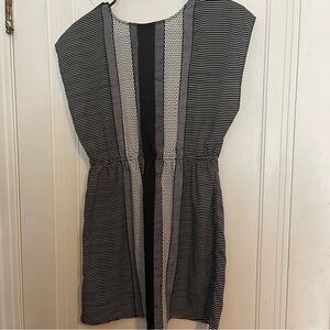 Motherhood ladies top.  Med